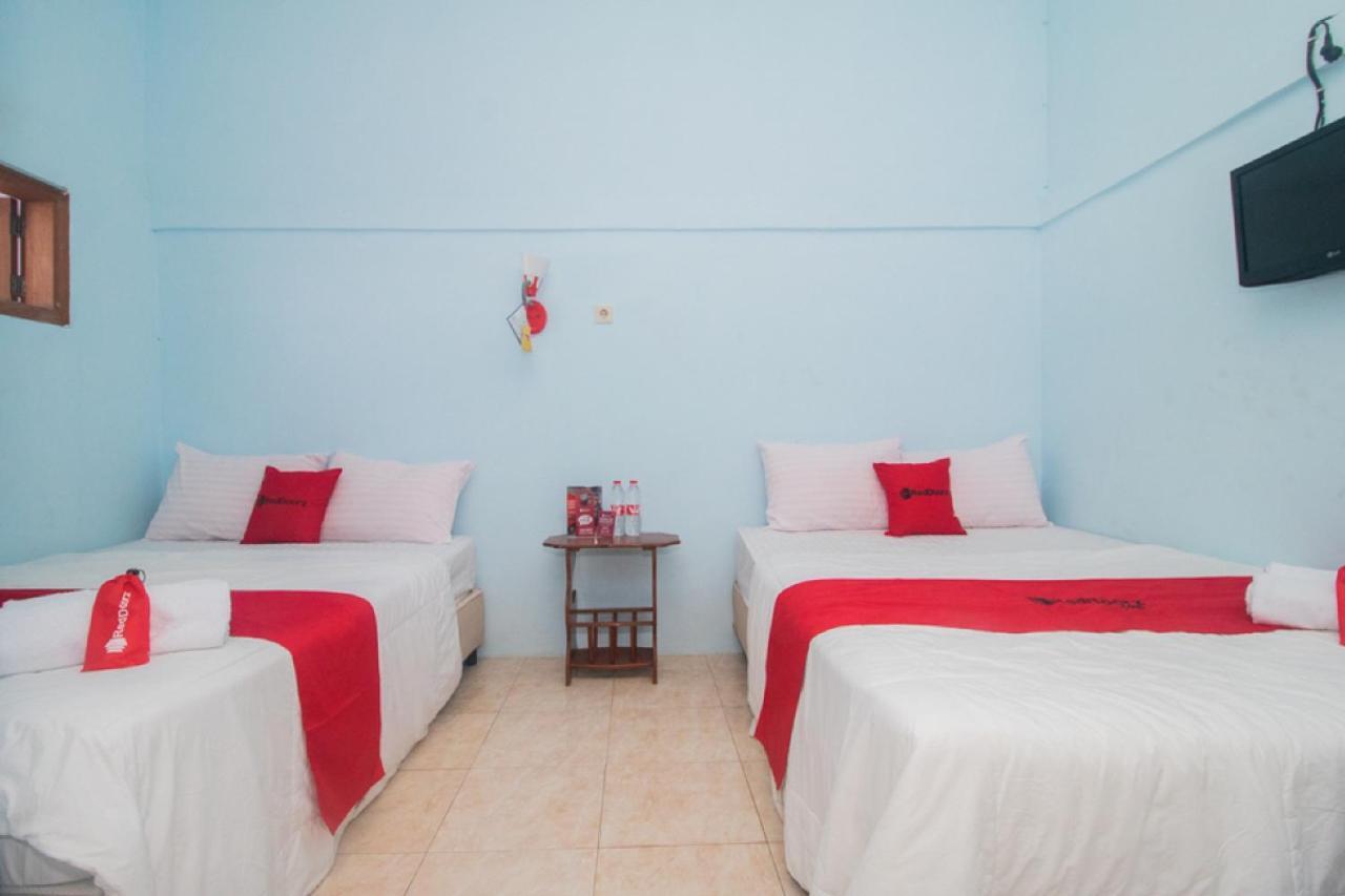 Reddoorz Near Pantai Boom Banyuwangi (East Java) Exterior foto