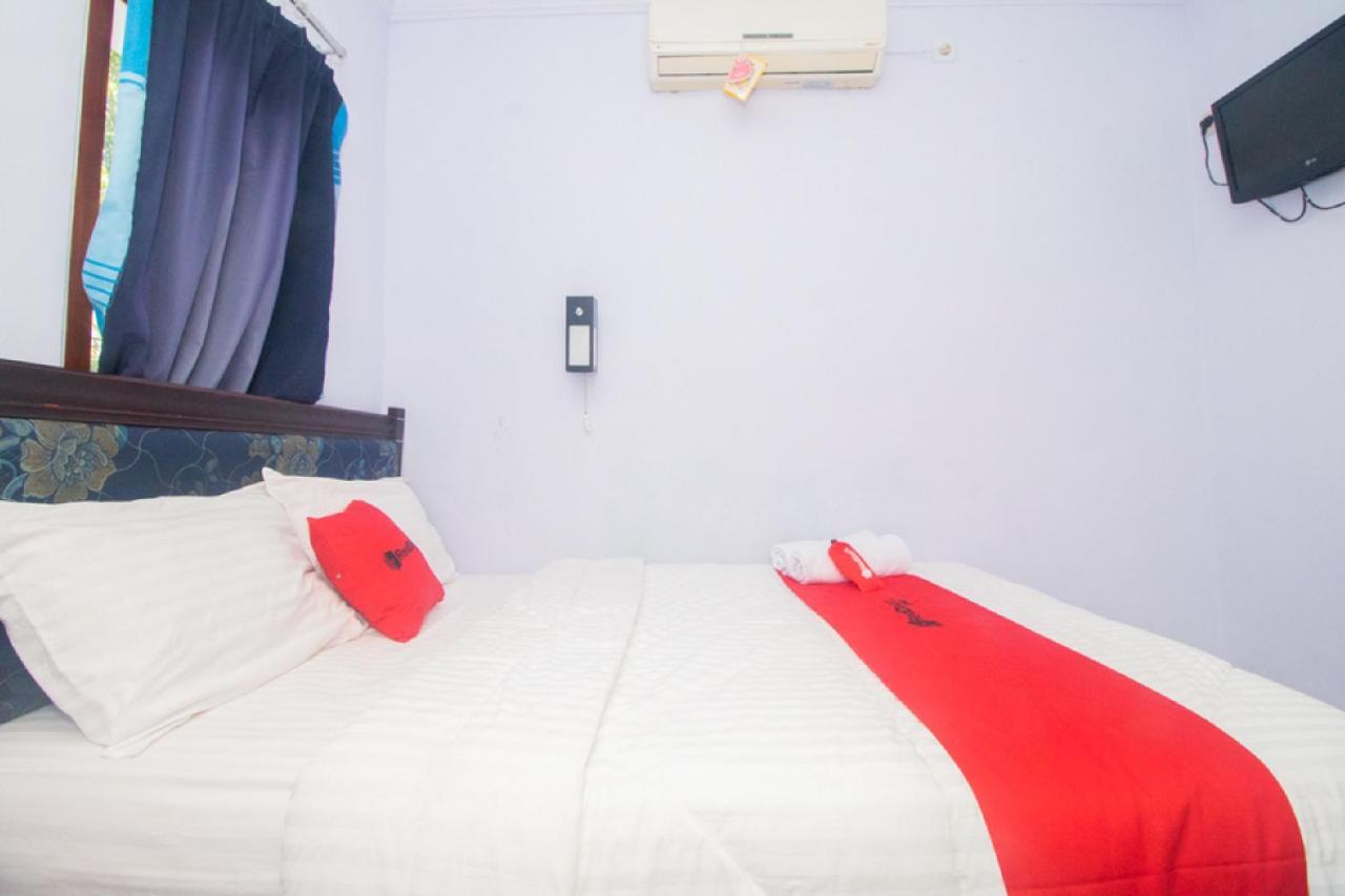 Reddoorz Near Pantai Boom Banyuwangi (East Java) Exterior foto