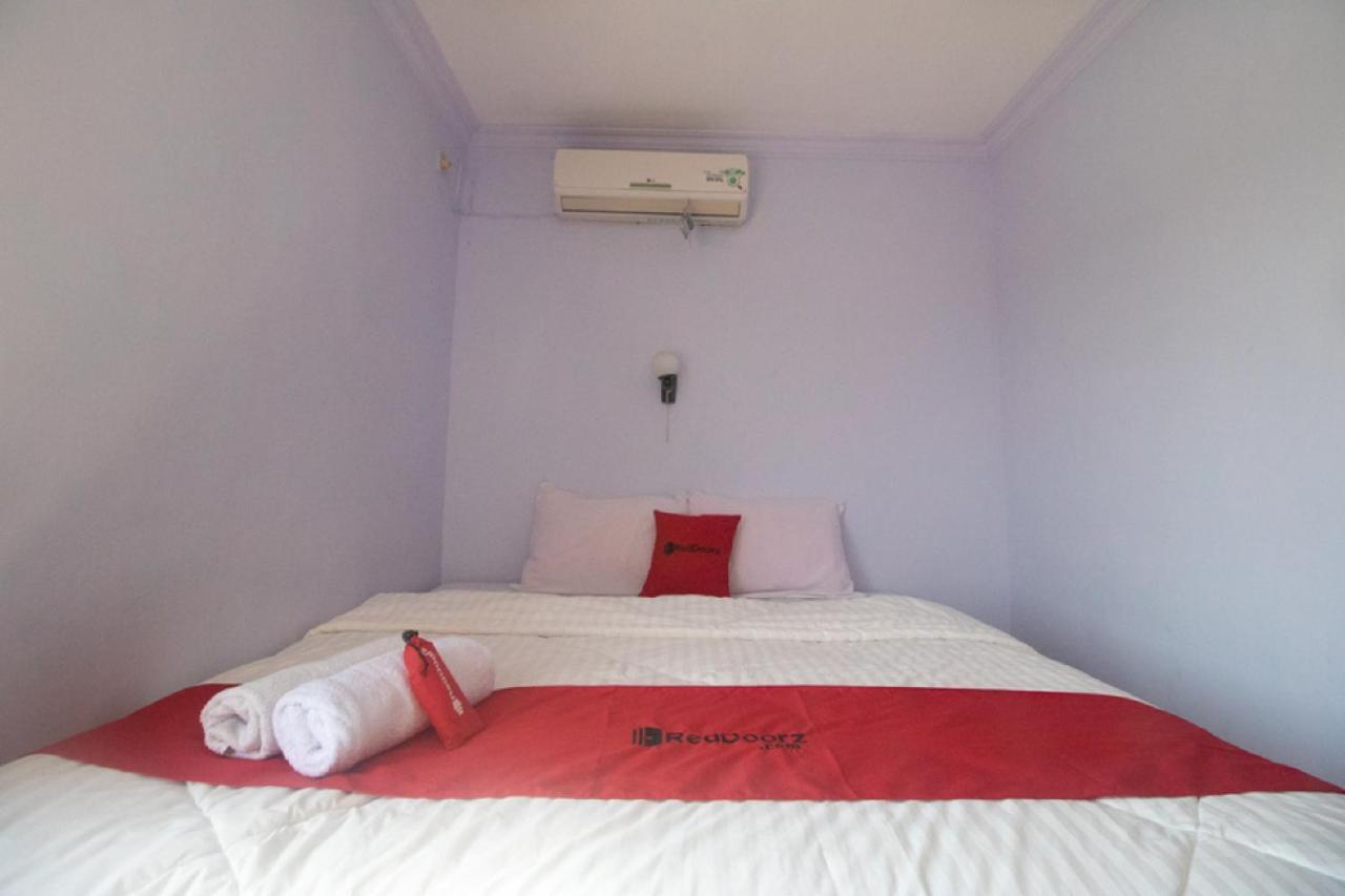 Reddoorz Near Pantai Boom Banyuwangi (East Java) Exterior foto